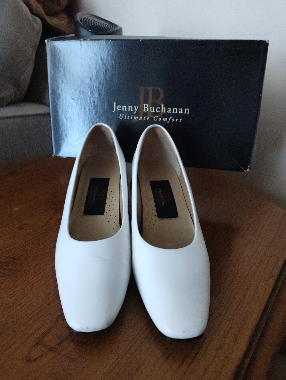 Jenny Buchanan Shoes White Oakley Pumps 6.5M   pre-owned